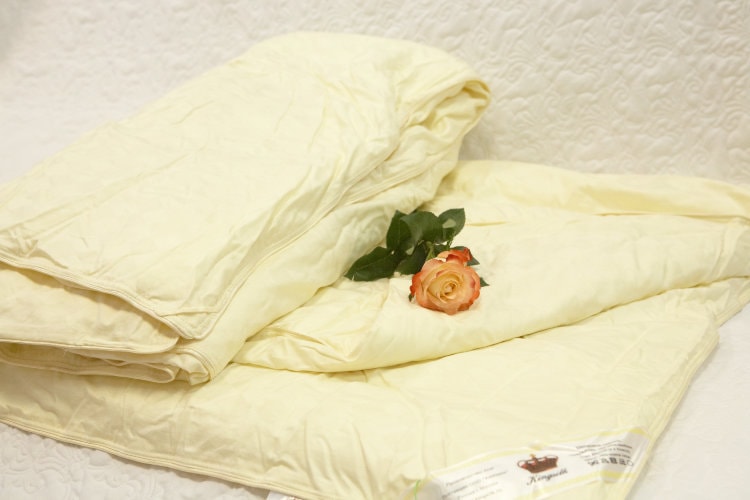 Купить шелковое одеяло в Саратове